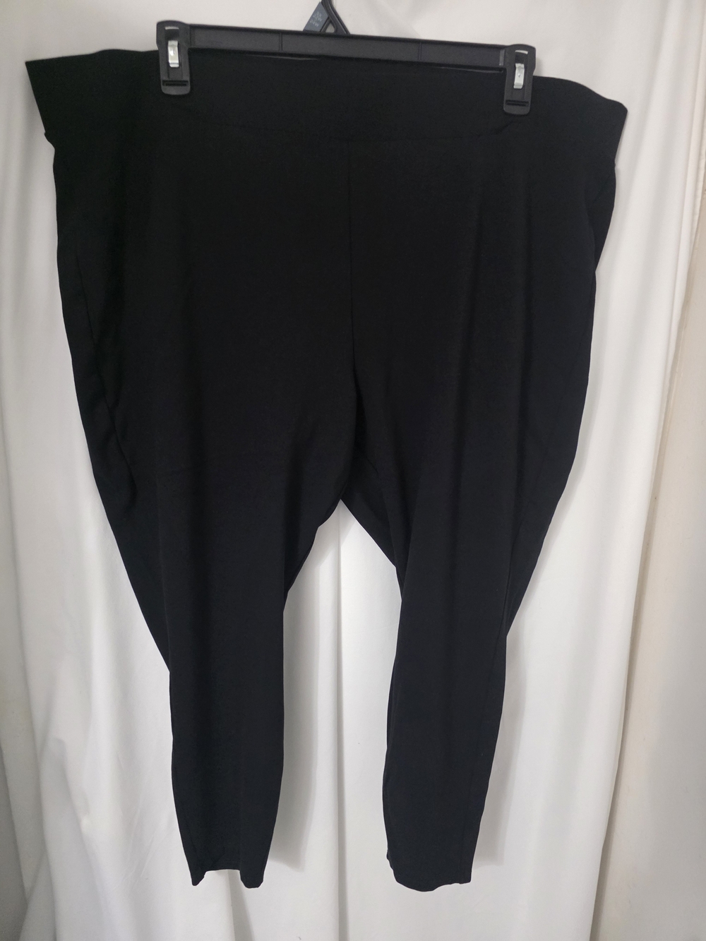 torrid Black Cropped Ponte Pull-On Pants